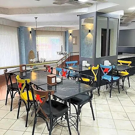 Oz Hotel 2*